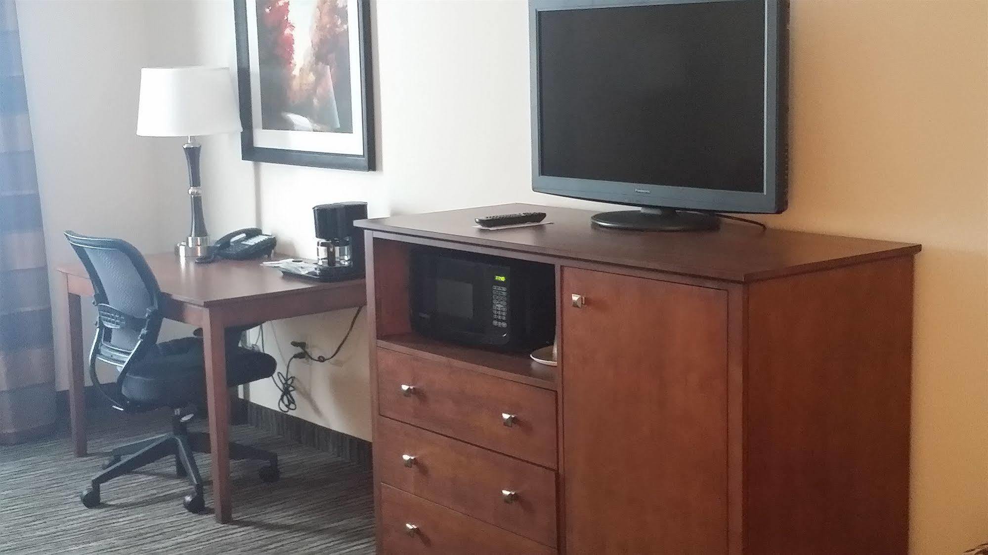 American Inn & Suites Parkers Prairie Εξωτερικό φωτογραφία