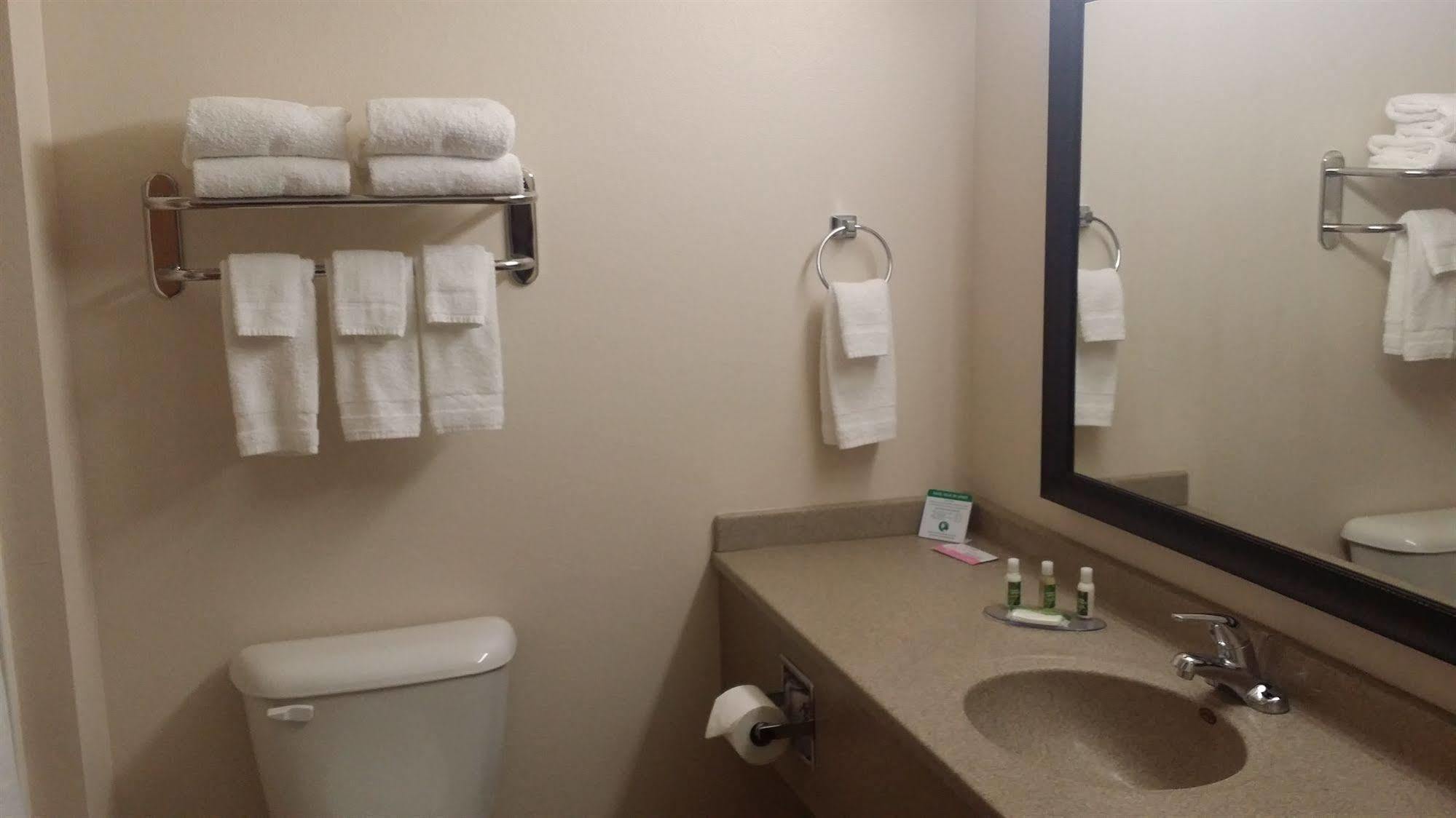 American Inn & Suites Parkers Prairie Εξωτερικό φωτογραφία